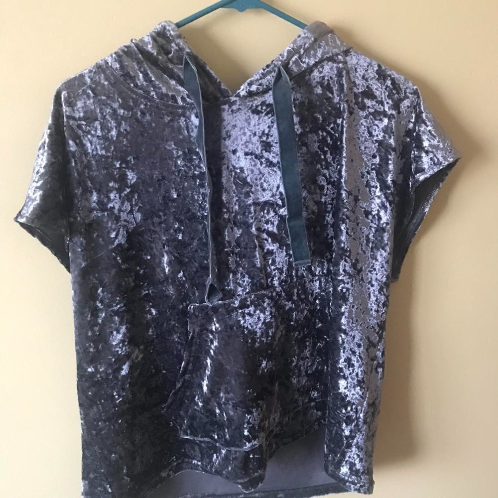 Velvet Hoodie Size L - Picture 4 of 5